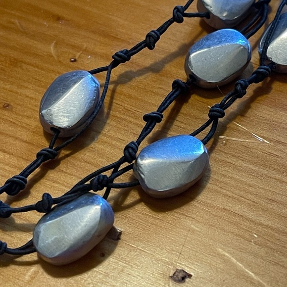 Silver beaded necklace - Picture 3 of 6